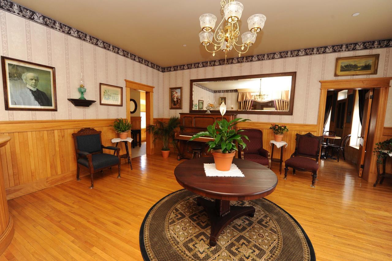 Hôtel Château Albert Bertrand Extérieur photo