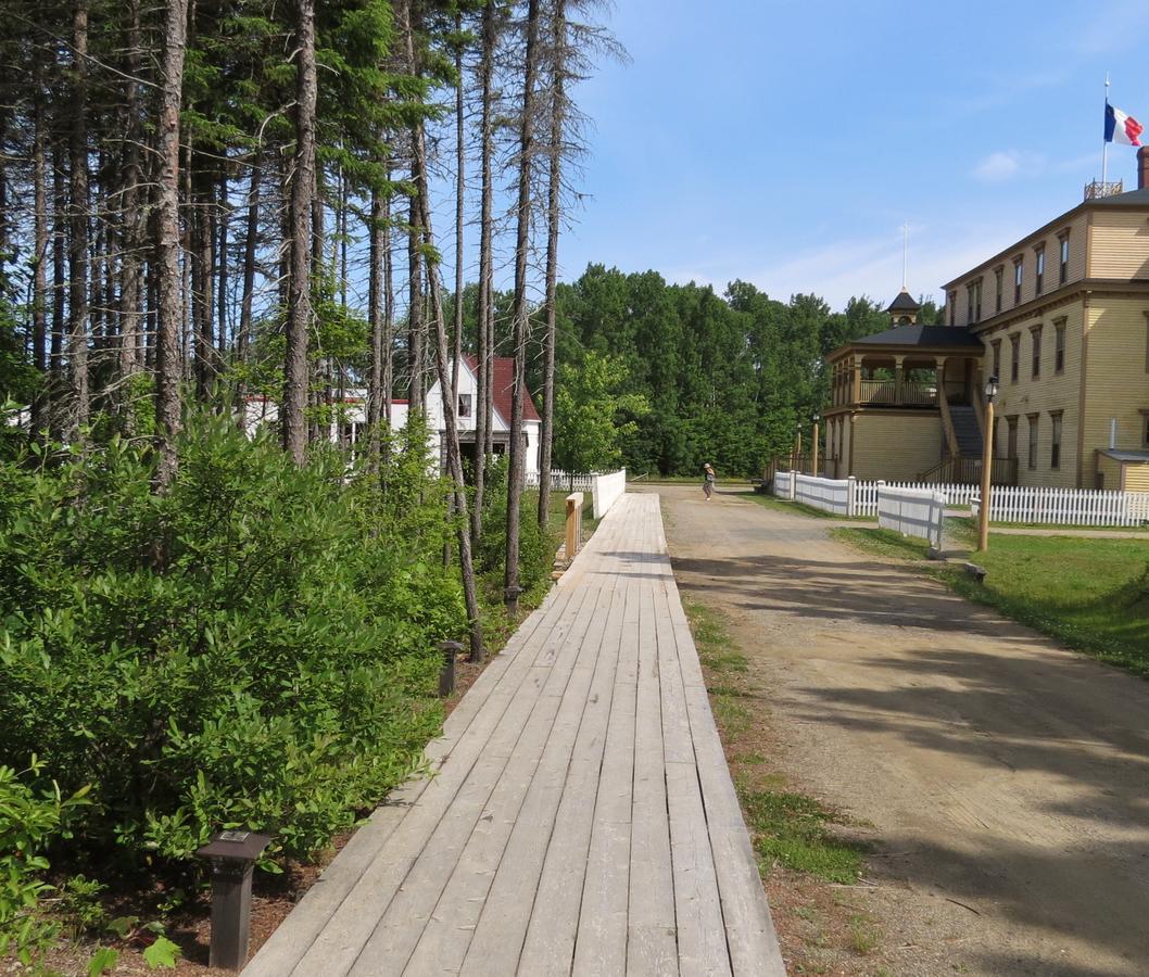 Hôtel Château Albert Bertrand Extérieur photo
